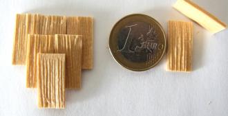Z-31 Holzschindeln Lärche eckig 1:20