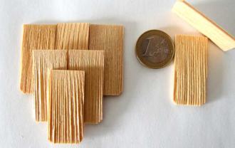 Z-35 Holzschindeln Lärche gefast 1:10