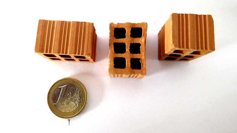 Z-01 Mauerziegel Hochloch