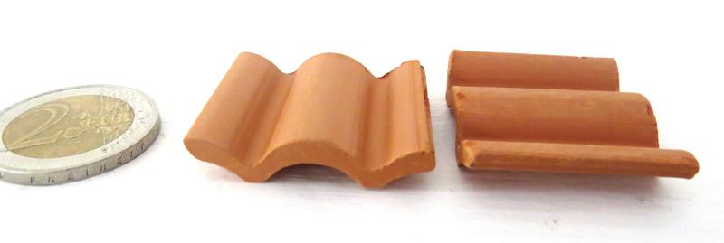 Z-03A Falzziegel, Dachpfannen rot, 1:10
